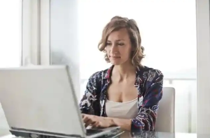 Juggling Between My Husband and My Boss for 365 Days